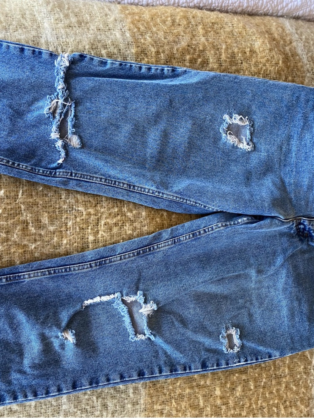 Vintage Mid-Rise Distressed Blue Jeans